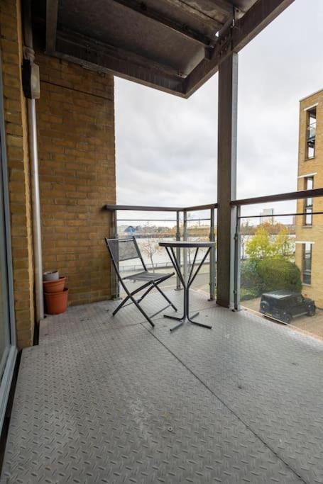 Morden London Apartment, By The Sea With Free Parking Exteriör bild