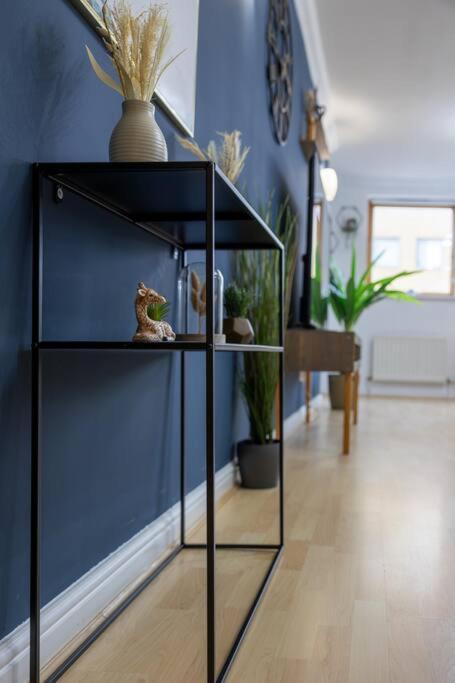 Morden London Apartment, By The Sea With Free Parking Exteriör bild